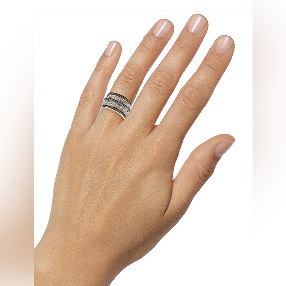 LeVian Chocolatier diamond ring(14K white gold)SOLD OUT EVERYWHERE - Picture 3 of 3